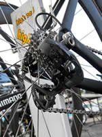 Задние переключатели Shimano Dura-Ace Di2  велосипедов команды HTC-Highroad оборудованы алюминиевыми лапками вместо карбоновых.